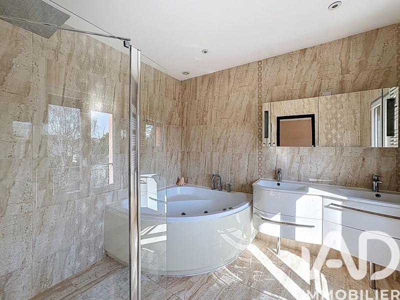 Maison - 175 m² - 7 pièces