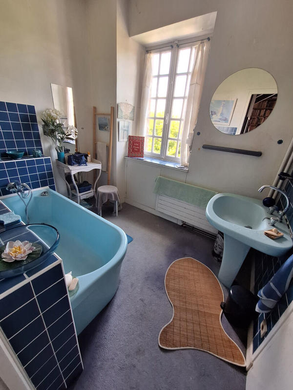 Maison - 180 m² - 8 pièces