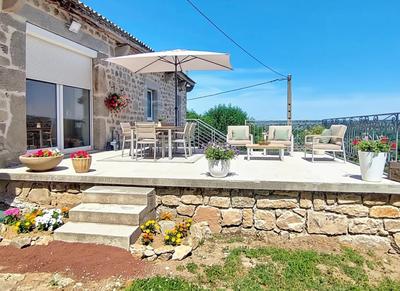 Maison - 300 m² - 9 pièces