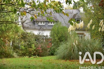 Maison - 212 m² - 7 pièces