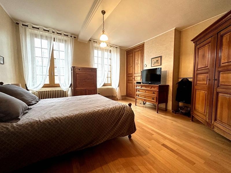 Maison - 271 m² - 7 pièces