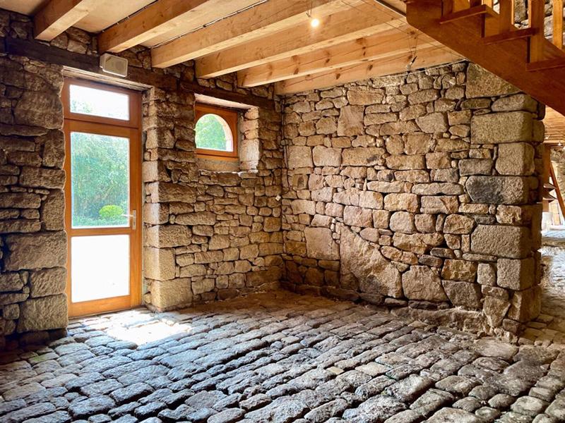 Propriété - 890 m² - 26 pièces