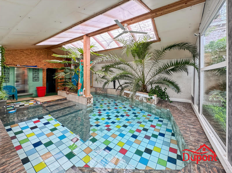 Maison - 338 m² - 8 pièces