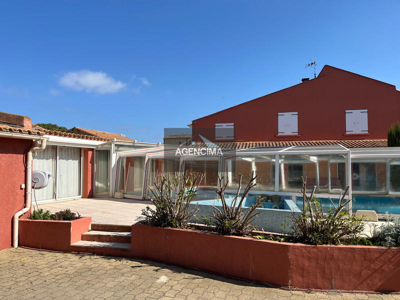 Villa - 270 m² - 12 pièces