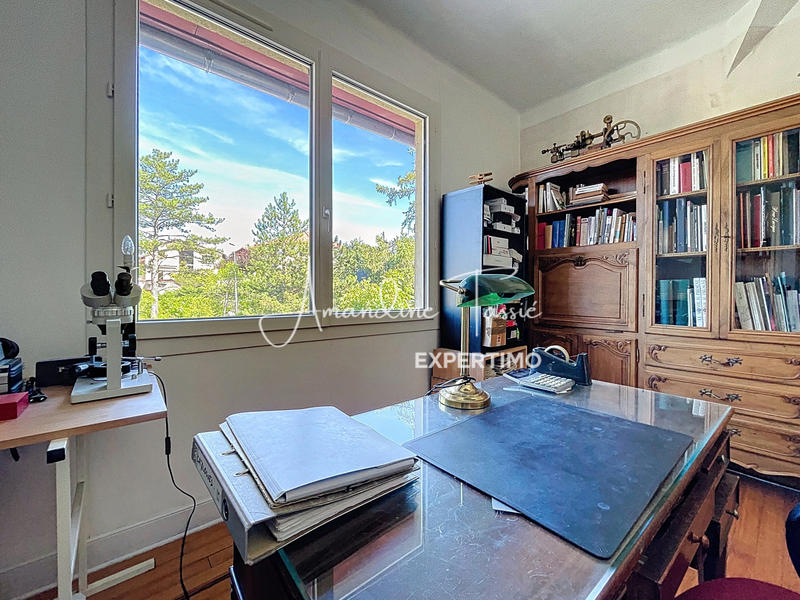 Maison - 202 m² - 7 pièces