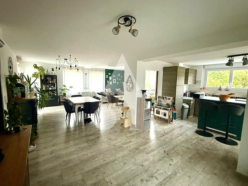 Maison - 185 m² - 6 pièces