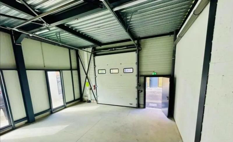 Entrepôt - 175 m²