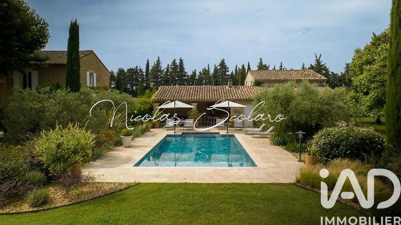 Maison - 310 m² - 8 pièces