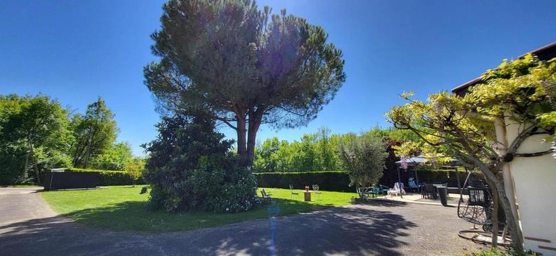 Maison - 208 m² - 7 pièces