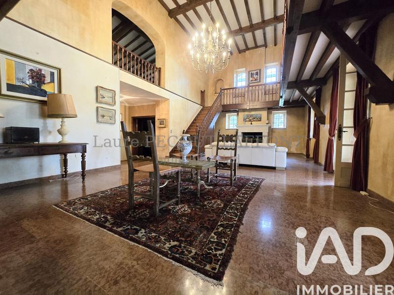 Maison - 525 m² - 12 pièces