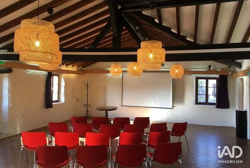 Local commercial - 1 200 m² - 5 pièces