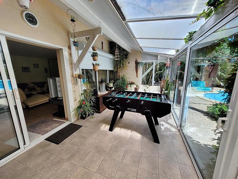 Maison - 326 m² - 10 pièces