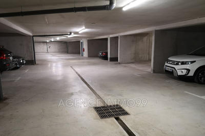 Parking / Garage - 15 m²