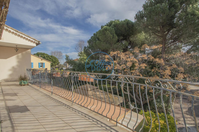 Maison - 200 m² - 8 pièces