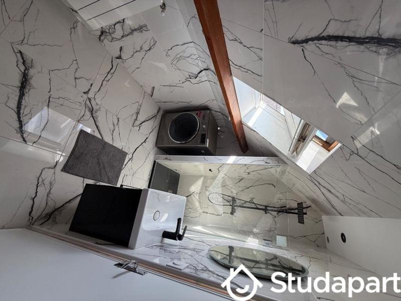 Chambre - 10 m² - 1 pièce