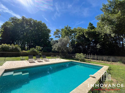 Maison - 335 m² - 8 pièces