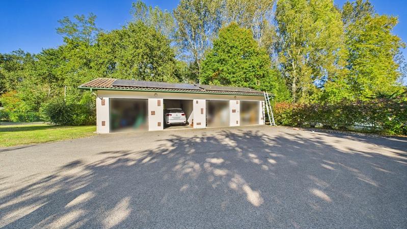 Propriété - 500 m² - 22 pièces