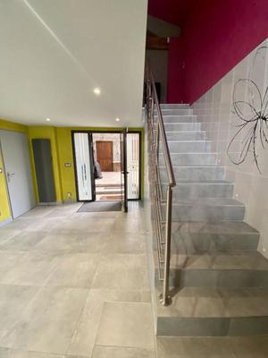 Maison - 250 m² - 6 pièces