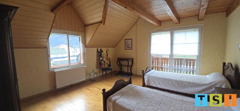 Maison - 195 m² - 7 pièces