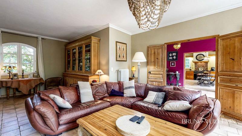 Maison - 206 m² - 8 pièces