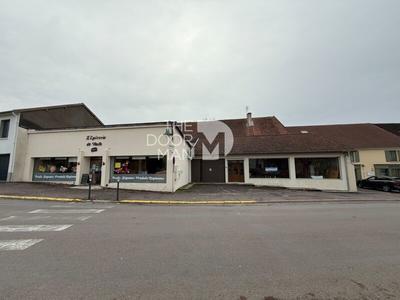 Maison - 436 m² - 8 pièces