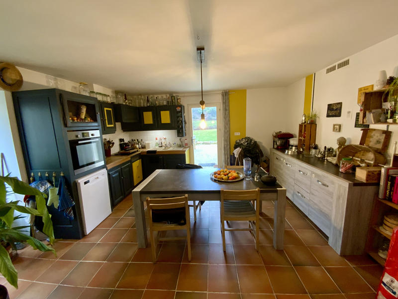 Mas - 600 m² - 7 pièces