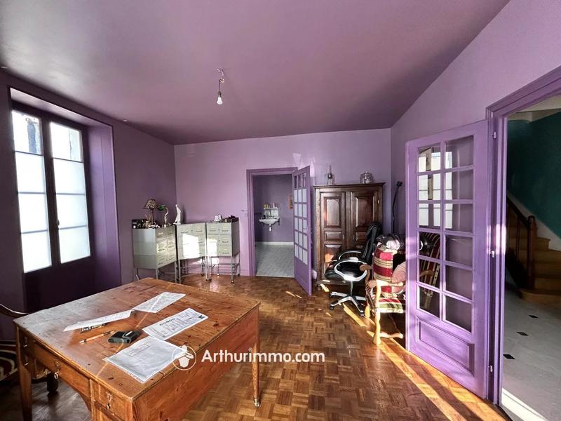 Maison - 174 m² - 9 pièces