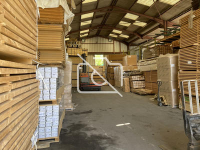 Terrain commercial - 5 400 m²