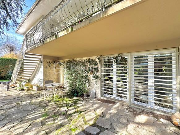 Maison - 200 m² - 8 pièces