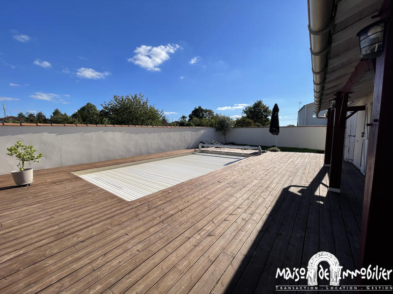 Maison - 99 m² - 5 pièces
