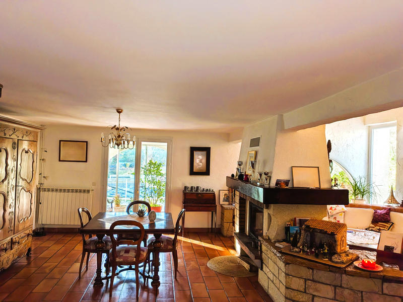 Maison - 282 m² - 8 pièces