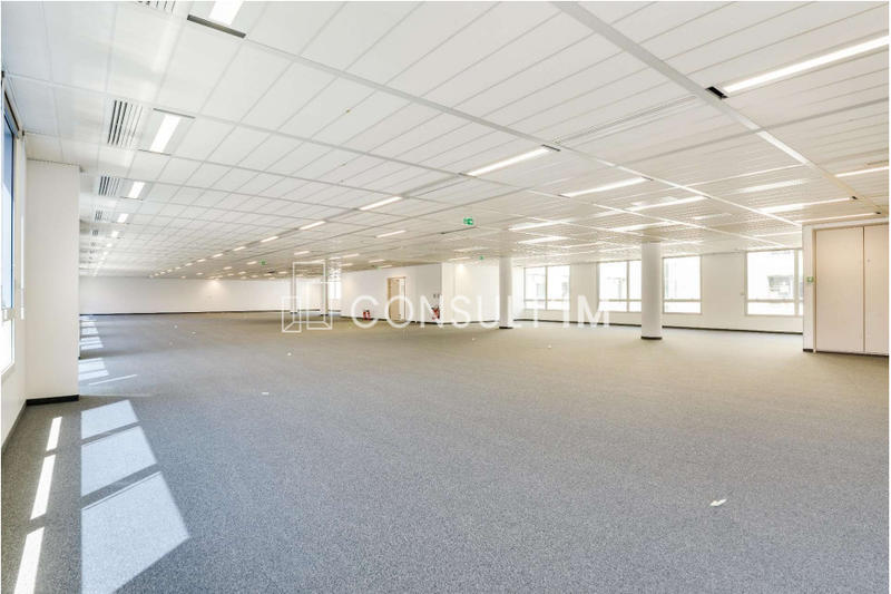 Bureau - 694 m²