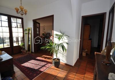 Propriété - 180 m² - 11 pièces