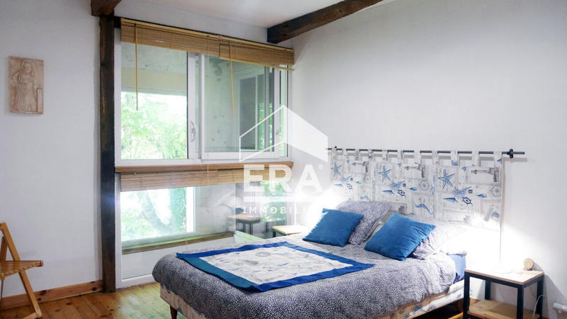 Maison - 220 m² - 6 pièces