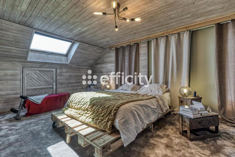 Maison - 228 m² - 9 pièces