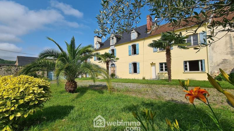 Maison - 324 m² - 10 pièces