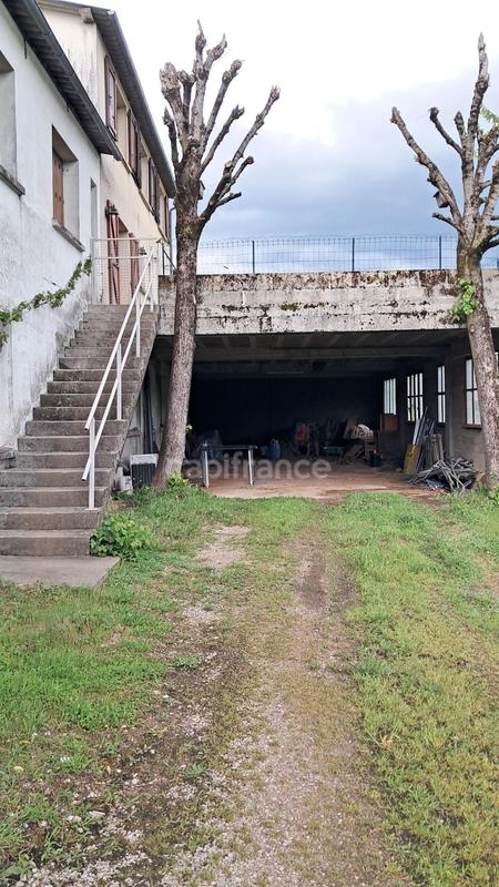 Maison - 340 m² - 16 pièces