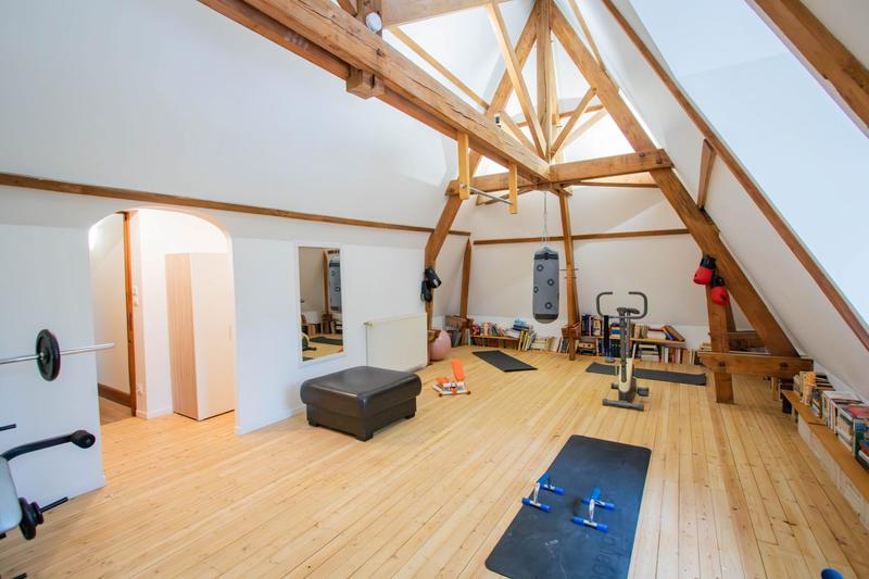 Maison - 279 m² - 8 pièces