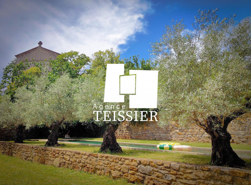 Maison - 434 m² - 11 pièces