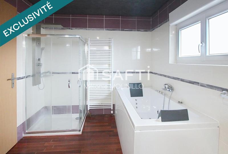 Maison - 260 m² - 12 pièces