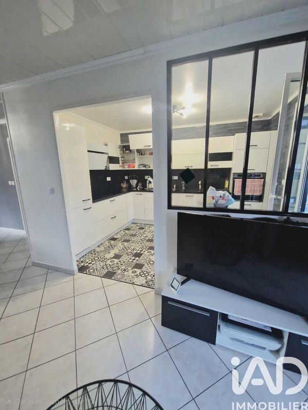 Maison - 92 m² - 5 pièces