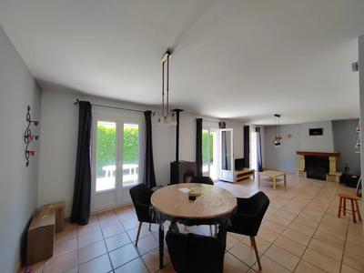 Maison - 140 m² - 5 pièces