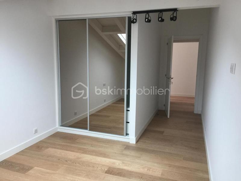 Bureau - 246 m² - 7 pièces