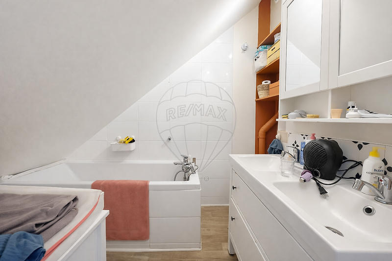 Maison - 80 m² - 5 pièces