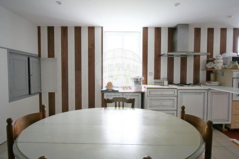 Maison - 280 m² - 8 pièces