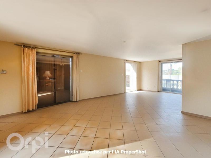 Maison - 247 m² - 9 pièces