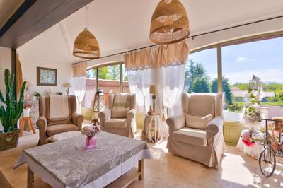 Maison - 223 m² - 8 pièces