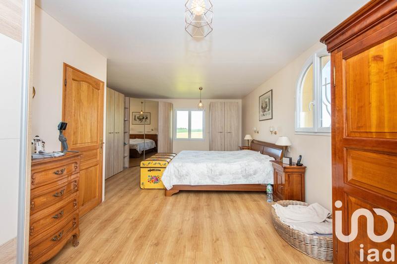 Maison - 180 m² - 5 pièces