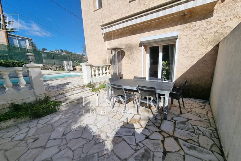 Maison - 105 m² - 4 pièces