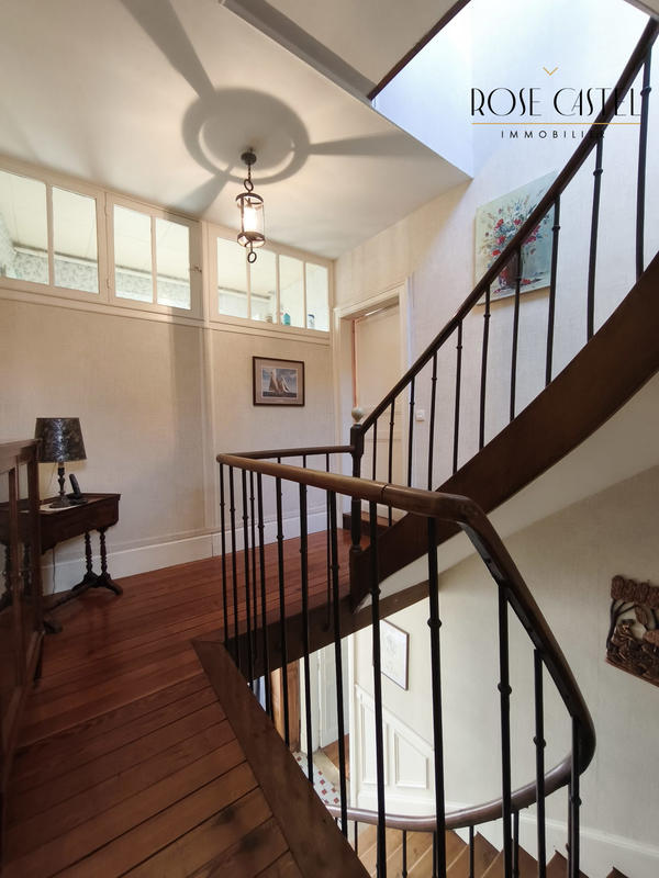 Maison ancienne - 246 m² - 8 pièces